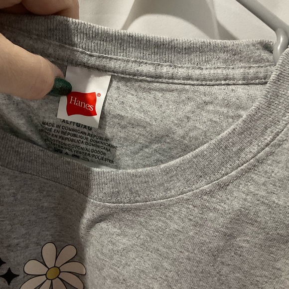 NWOT, Women’s Gray Short Sleeve T-Shirt Size XL Antisocial Colorful Ombré Print - Picture 3 of 6